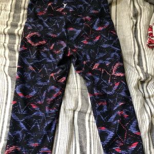 patterned cropped leggings
